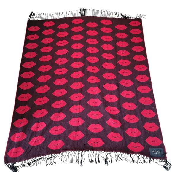 Victoria Secret Lips Print Throw Scarf Red Black 51" x 58" Excellent Condition - Picture 3 of 8